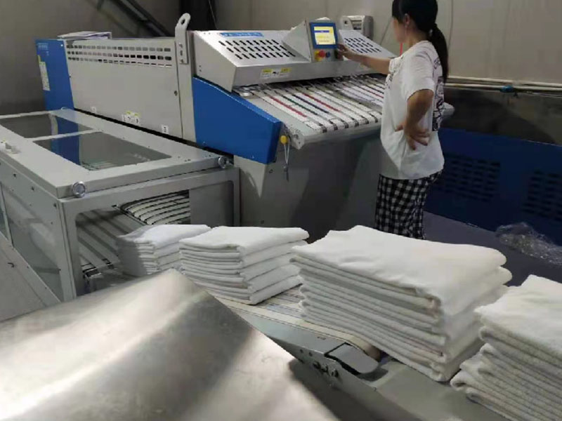 皮山巾类折叠机-02